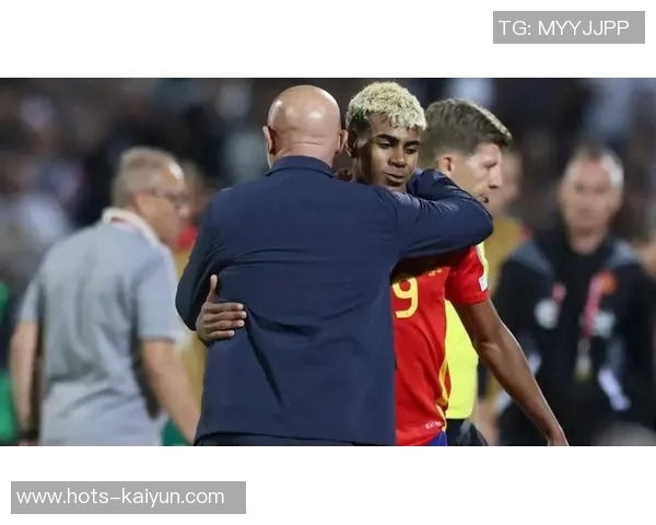 马卡：亚马尔父亲与贝蒂斯球迷起冲突，球场保安介入调停